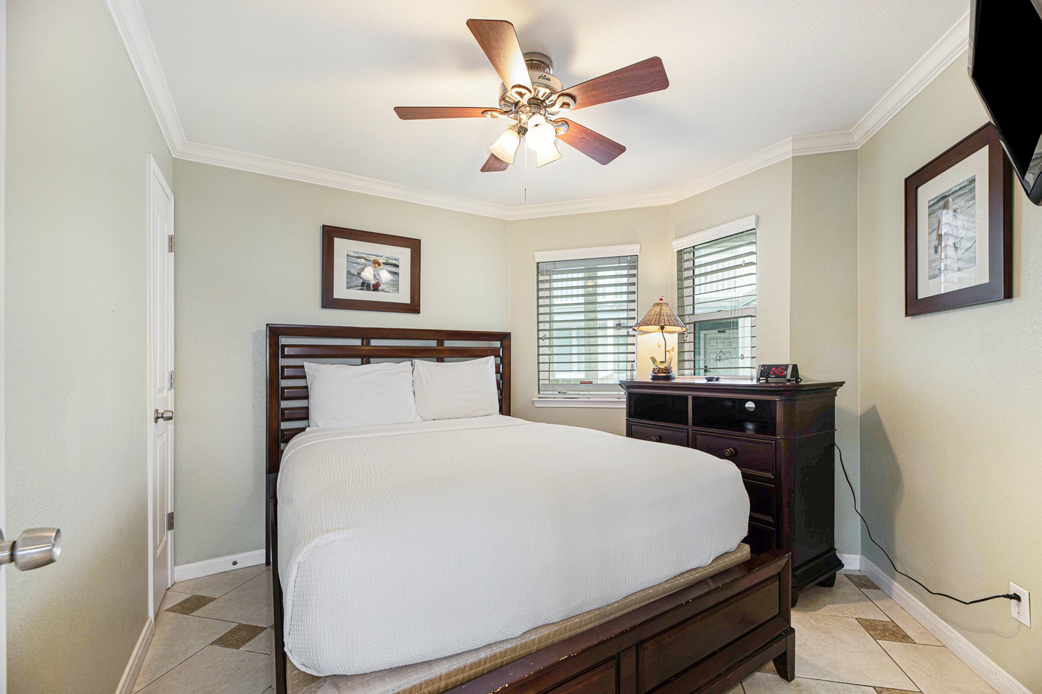 10811 Termini-San Luis Pass Road, Unit 1101 Galveston, TX 77554 - Photo 11 of 21 Second bedroom