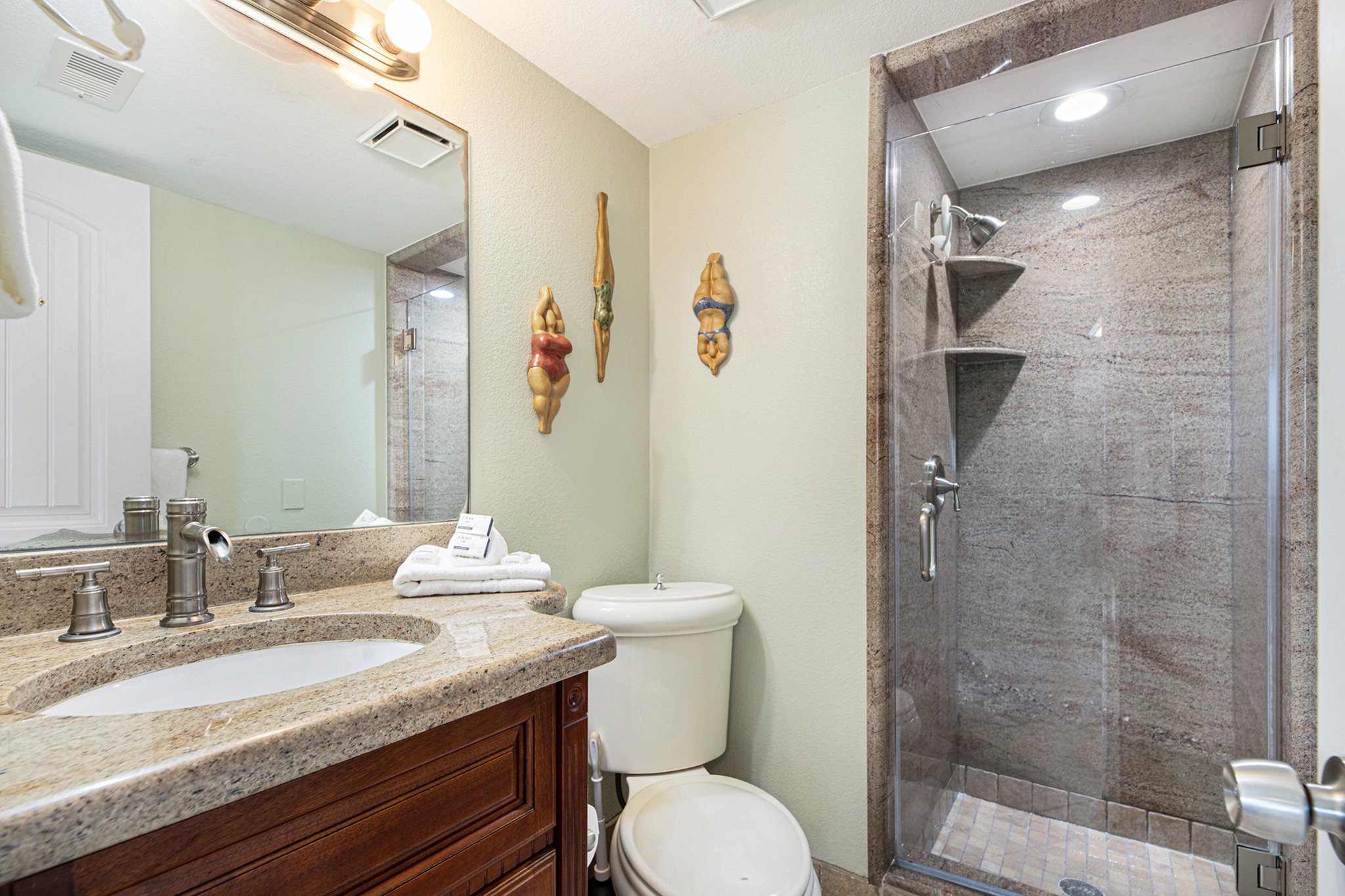 10811 Termini-San Luis Pass Road, Unit 1101 Galveston, TX 77554 - Photo 12 of 21 Second bath
