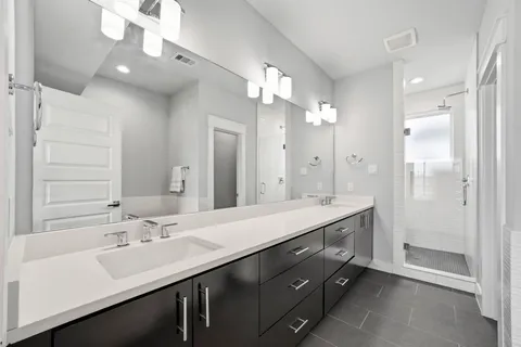 $430,000 | 3303 Baron Street, Houston, TX 77020