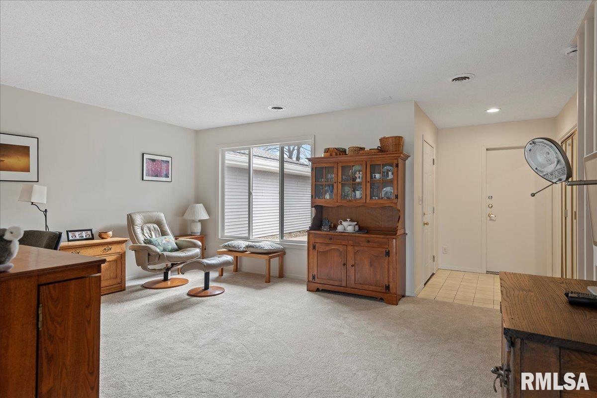 108 Brookside Place Springfield, IL 62704 - Photo 5 of 26 Gallery Image 5