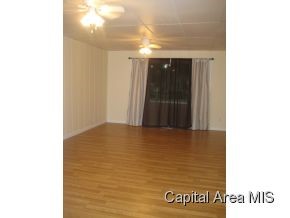 601 West Jackson Street Athens, IL 62613 - Photo 4 of 9 Gallery Image 4