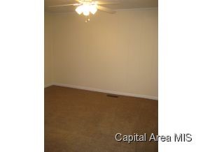 601 West Jackson Street Athens, IL 62613 - Photo 7 of 9 Gallery Image 7