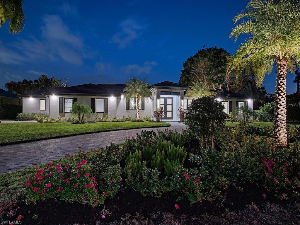 2900 Crayton Road Naples, FL 34103 - Photo 1 of 39 Gallery Image 1
