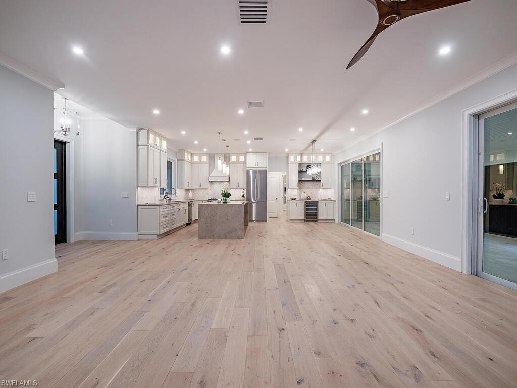 2900 Crayton Road Naples, FL 34103 - Photo 12 of 39 Gallery Image 12