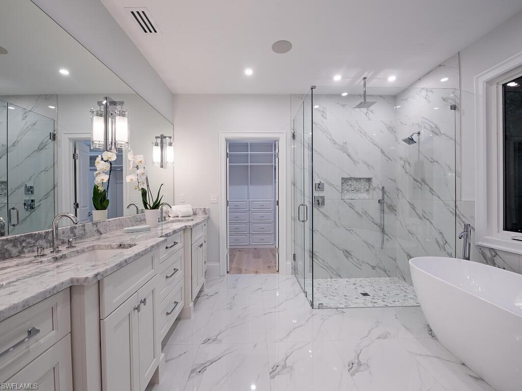 2900 Crayton Road Naples, FL 34103 - Photo 17 of 39 Gallery Image 17