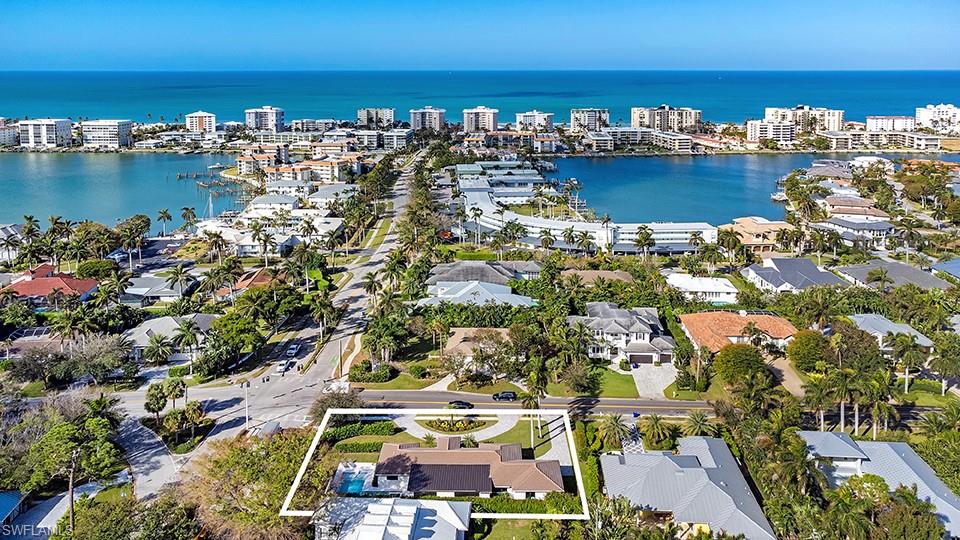 2900 Crayton Road Naples, FL 34103 - Photo 2 of 39 Gallery Image 2