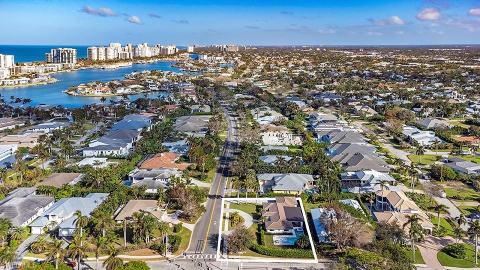 2900 Crayton Road Naples, FL 34103 - Photo 28 of 39 Gallery Image 28