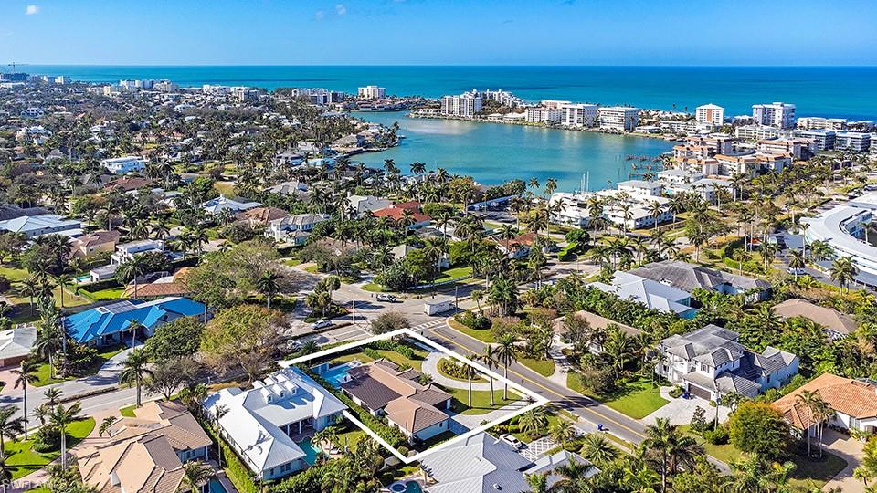 2900 Crayton Road Naples, FL 34103 - Photo 8 of 39 Gallery Image 8