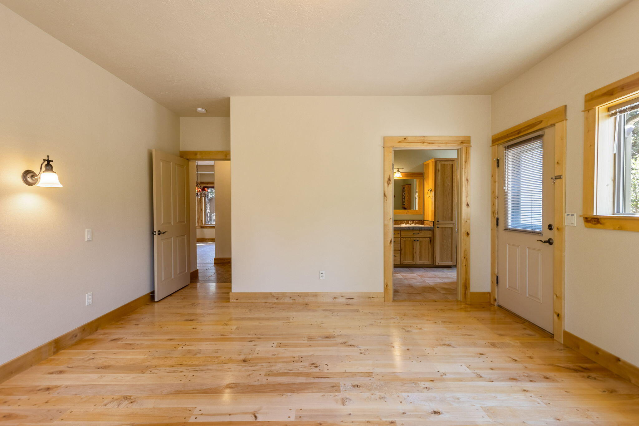 21405 Back Alley Road Bend, OR 97702 - Photo 23 of 48
