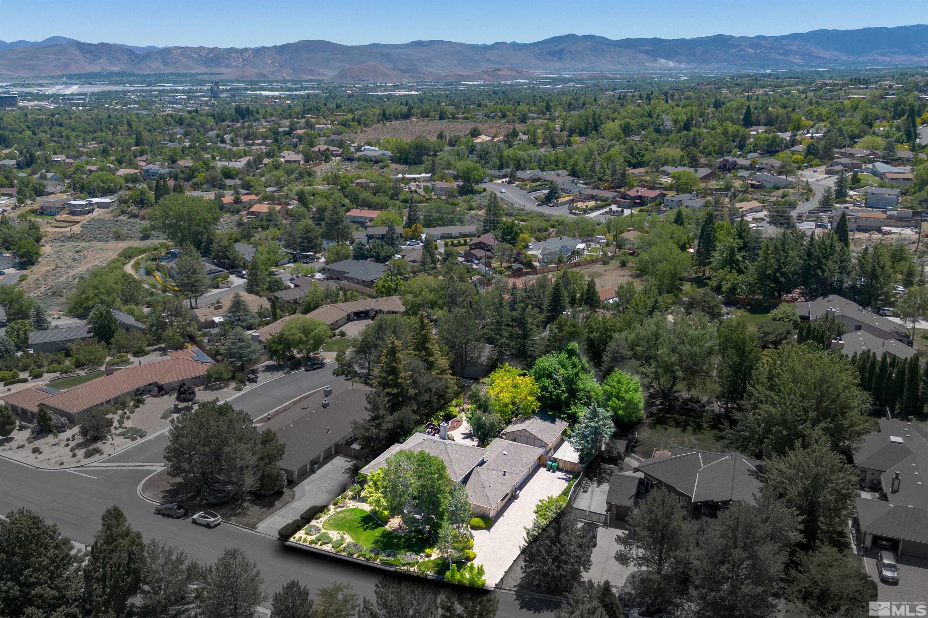 3380 Meridian Lane Reno, NV 89509 - Photo 5 of 40 Photo 5