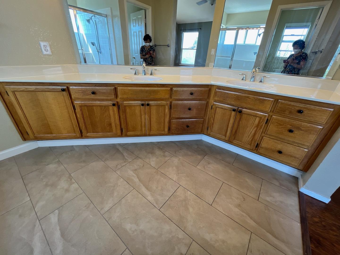 4259 Merced Circle Antioch, CA 94531 - Photo 14 of 21 a bathroom with a sink a mirror and a bathtub