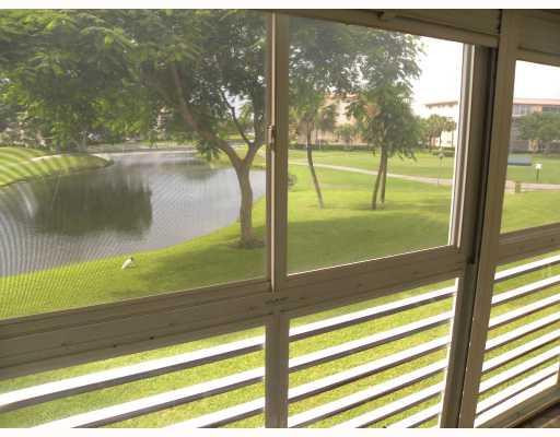 3202 Portofino Point, Unit L2 Coconut Creek, FL 33066 - Photo 6 of 9 View