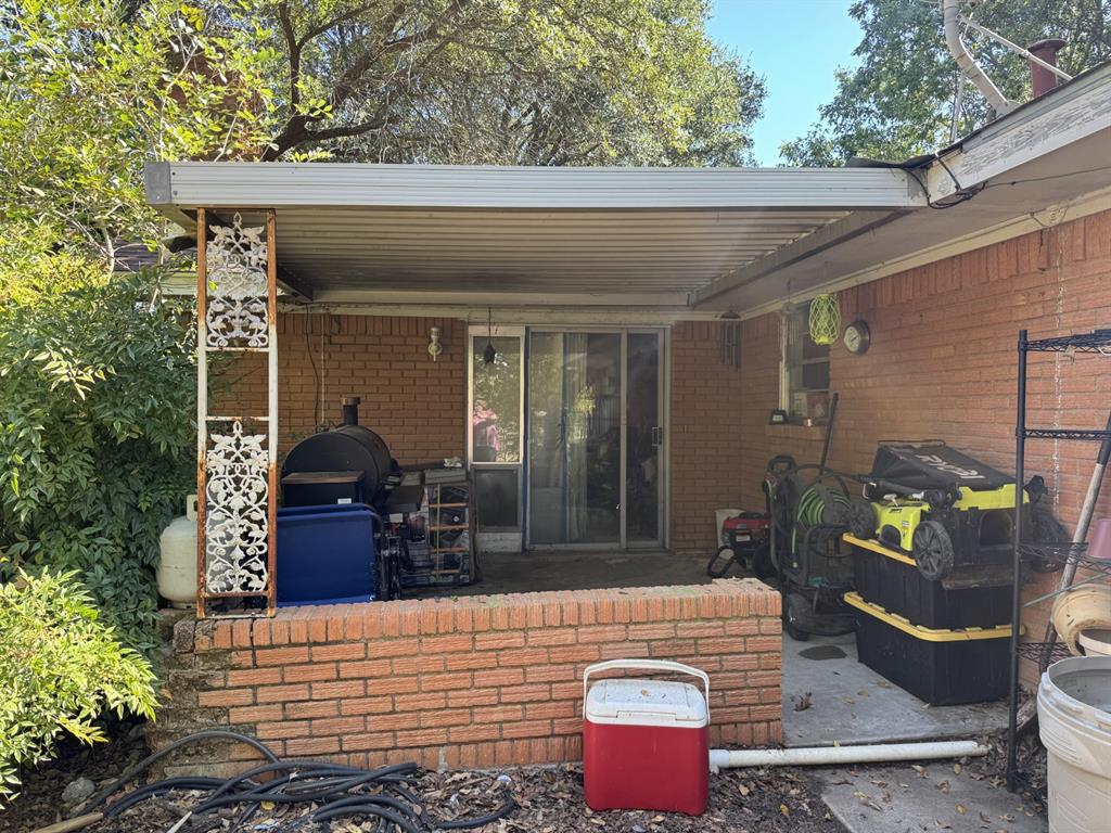 609 South Files Street Itasca, TX 76055 - Photo 28 of 29 a front view of house with outdoor seating