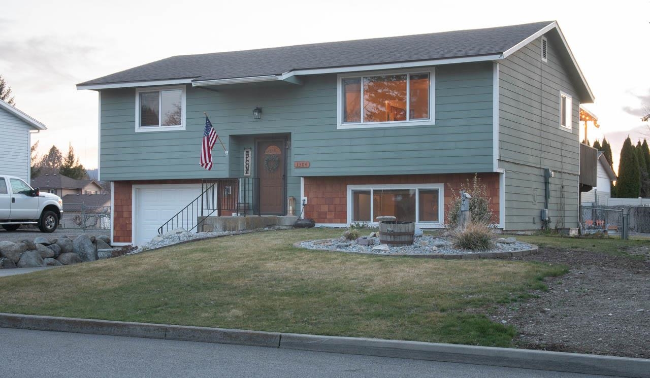 1304 South Best Road Spokane Valley, WA 99037 - Photo 3 of 34
