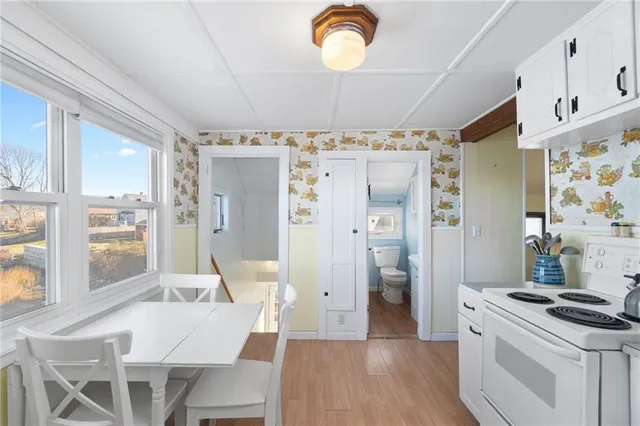 $2,500 | 15 Cedar Avenue, Unit 2, Portsmouth, RI 02871