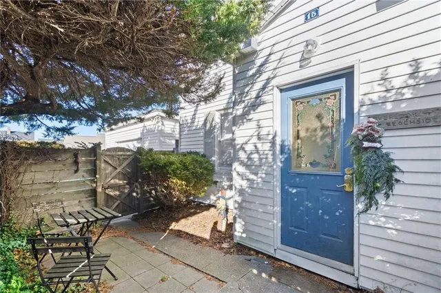 $2,500 | 15 Cedar Avenue, Unit 2, Portsmouth, RI 02871