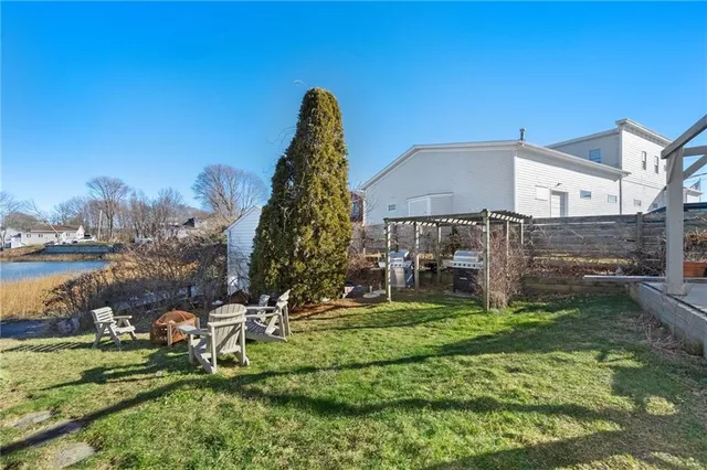 $2,500 | 15 Cedar Avenue, Unit 2, Portsmouth, RI 02871