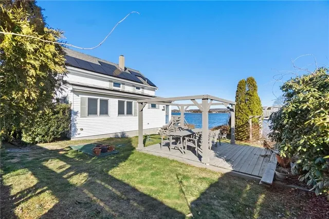 $2,500 | 15 Cedar Avenue, Unit 2, Portsmouth, RI 02871