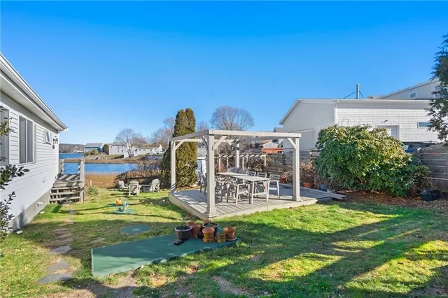 $2,500 | 15 Cedar Avenue, Unit 2, Portsmouth, RI 02871