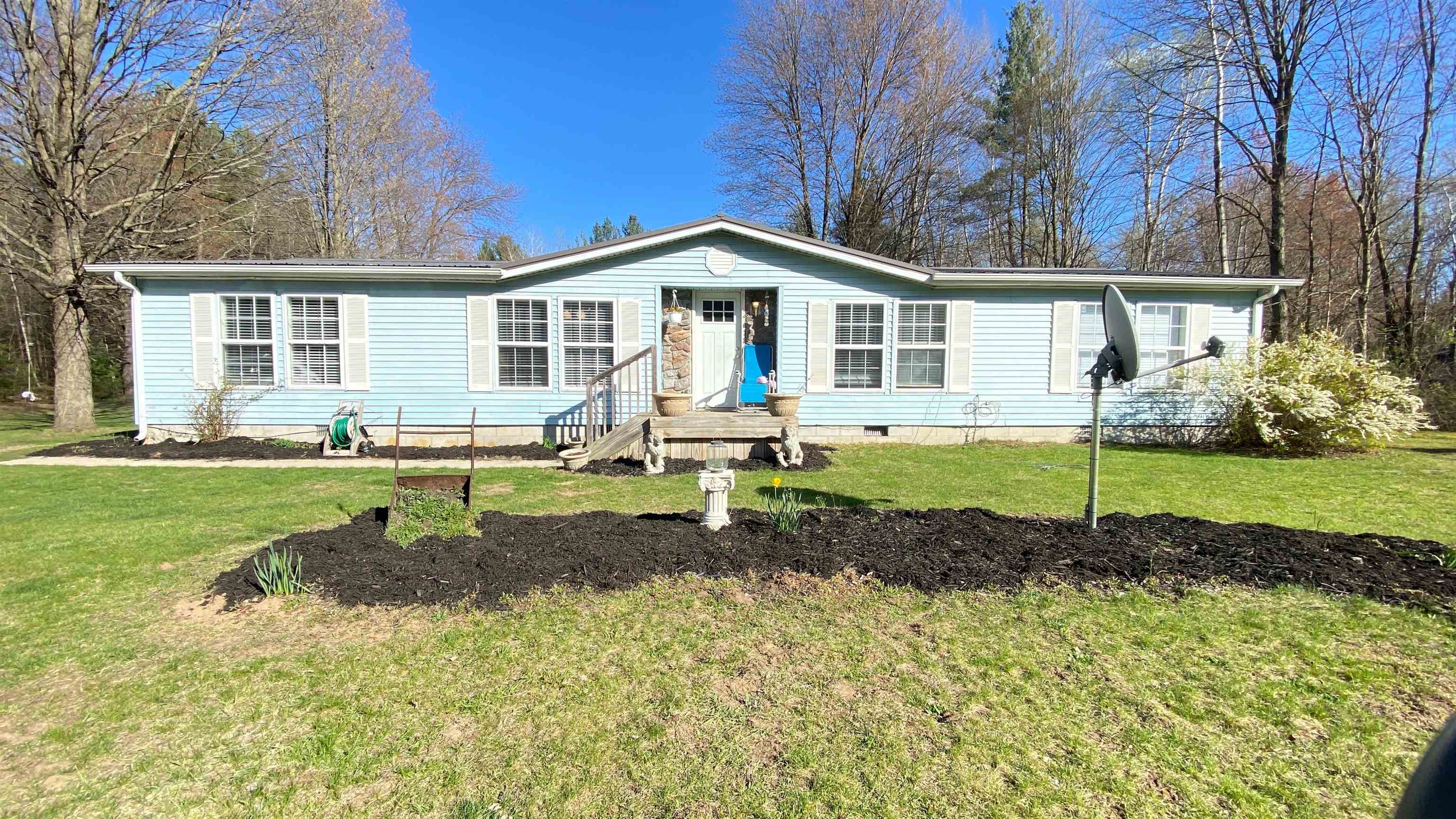 1261 South East County Line Road Shepherd, MI 48883 - Photo 1 of 18