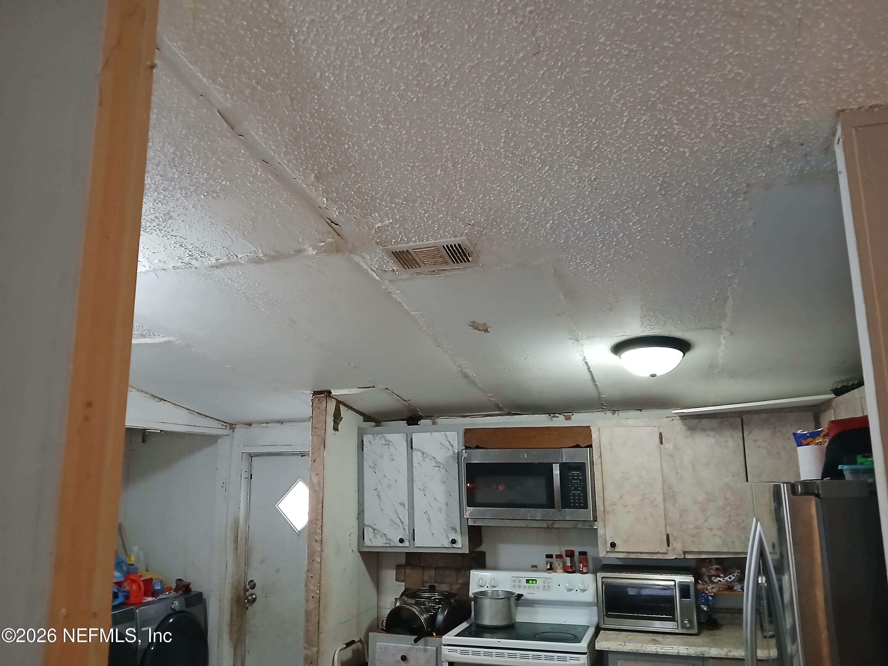 136 Powerline Road Melrose, FL 32666 - Photo 26 of 32 20260116_104615