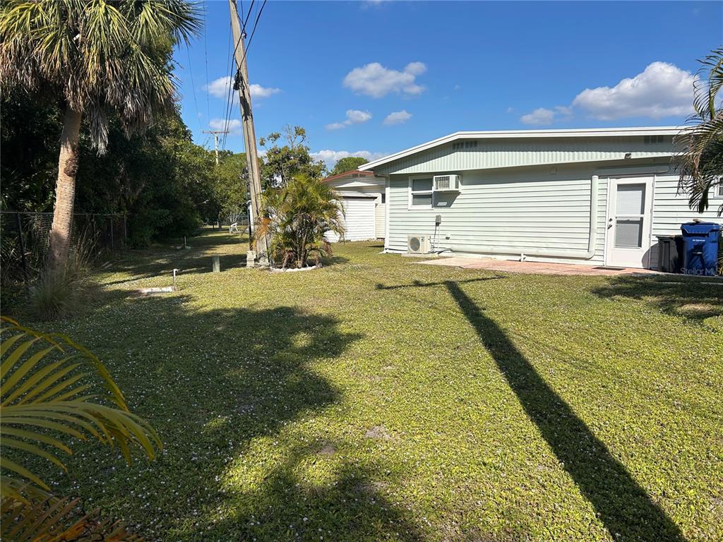 5313 Boca Raton Avenue Sarasota, FL 34234 - Photo 4 of 51