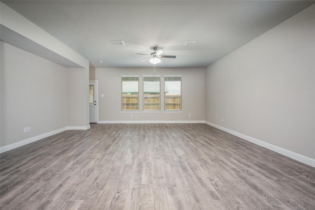 5231 Meadow Lane Krum, TX 76249 - Photo 8 of 17