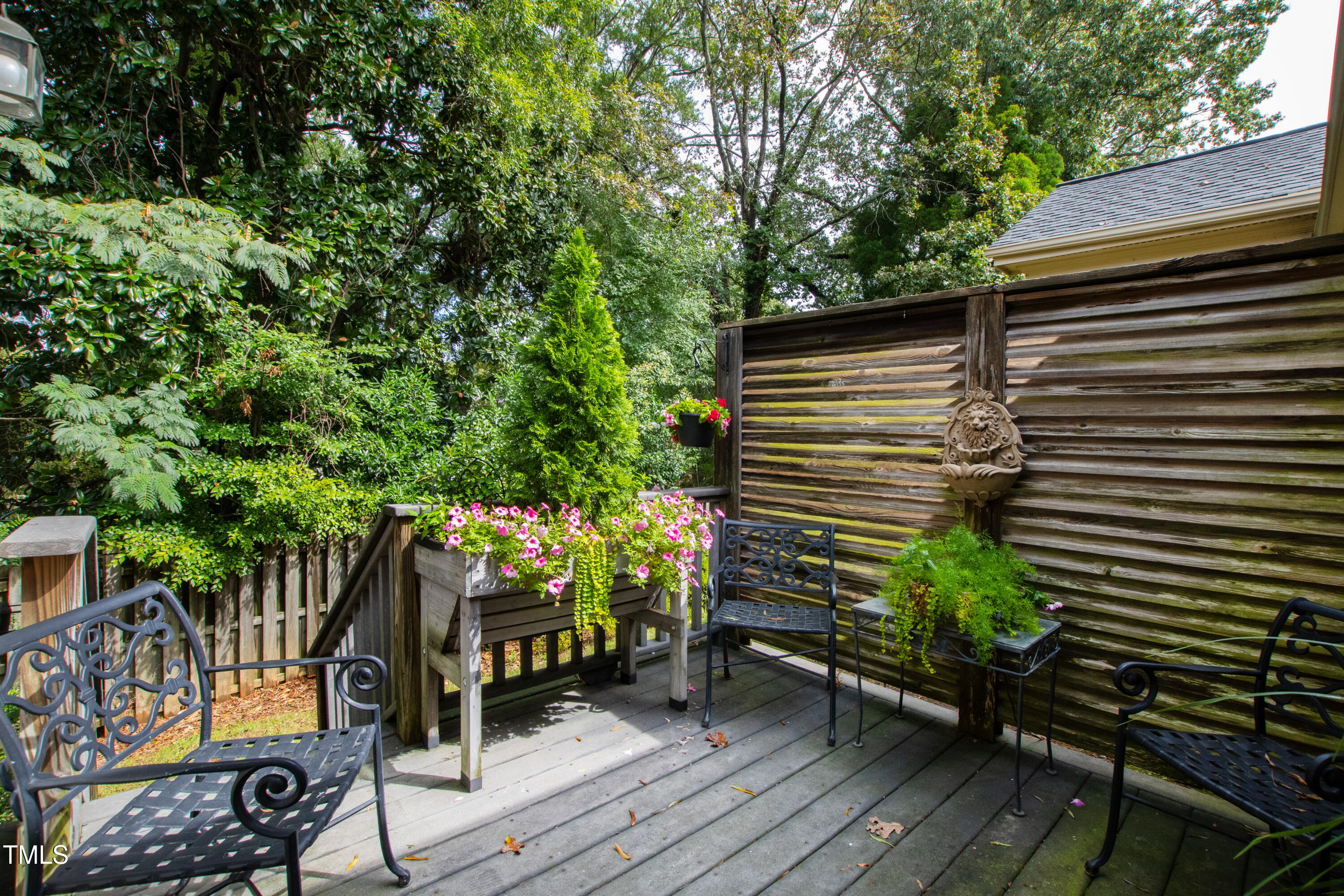 2316 Elmsford Way Raleigh, NC 27608 - Photo 37 of 42 back 3