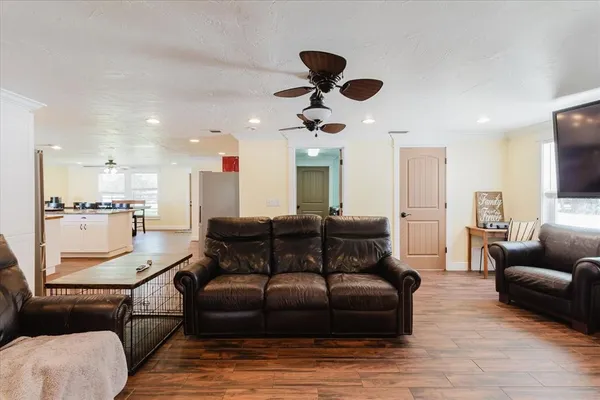 $1,125,000 | 8105 Brower Drive, Bradenton, FL 34211
