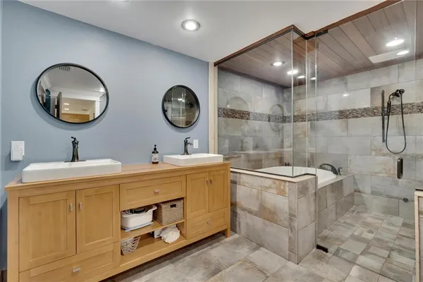 $1,125,000 | 8105 Brower Drive, Bradenton, FL 34211