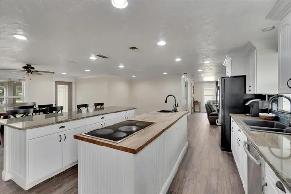 $1,125,000 | 8105 Brower Drive, Bradenton, FL 34211
