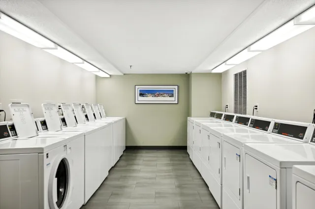 $132,000 | 78 10th Street East, Unit 806, St. Paul, MN 55101