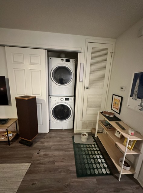2005 Glen Allen Street, Unit 110 Austin, TX 78704 - Photo 4 of 13 a kitchen with a stove and a refrigerator