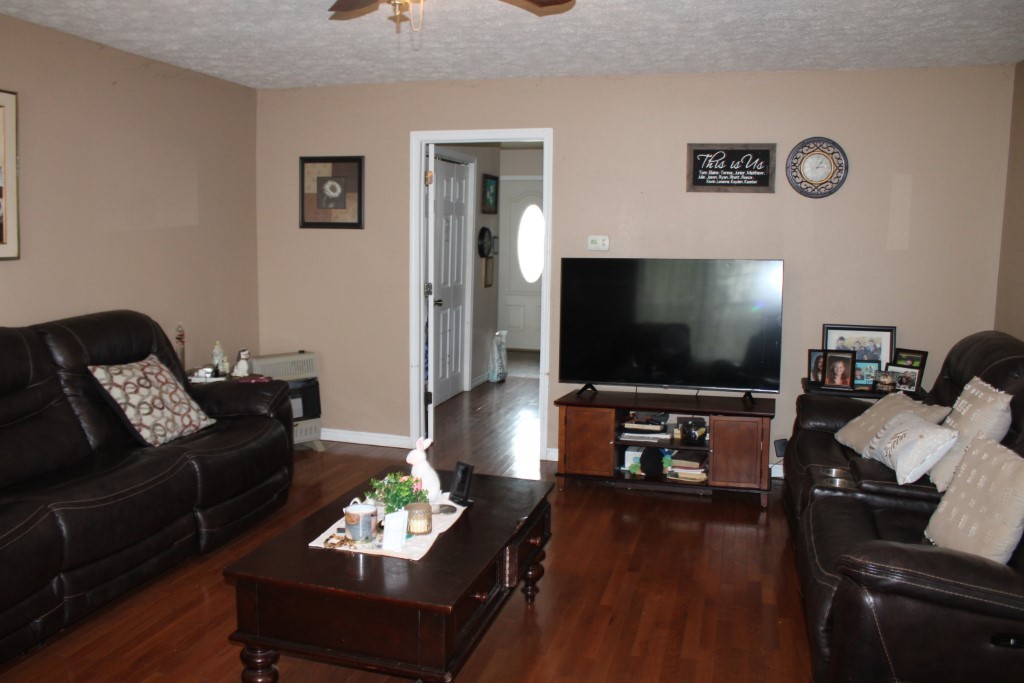 416 New Hope Road Marshall, AR 72650 - Photo 48 of 60 living room