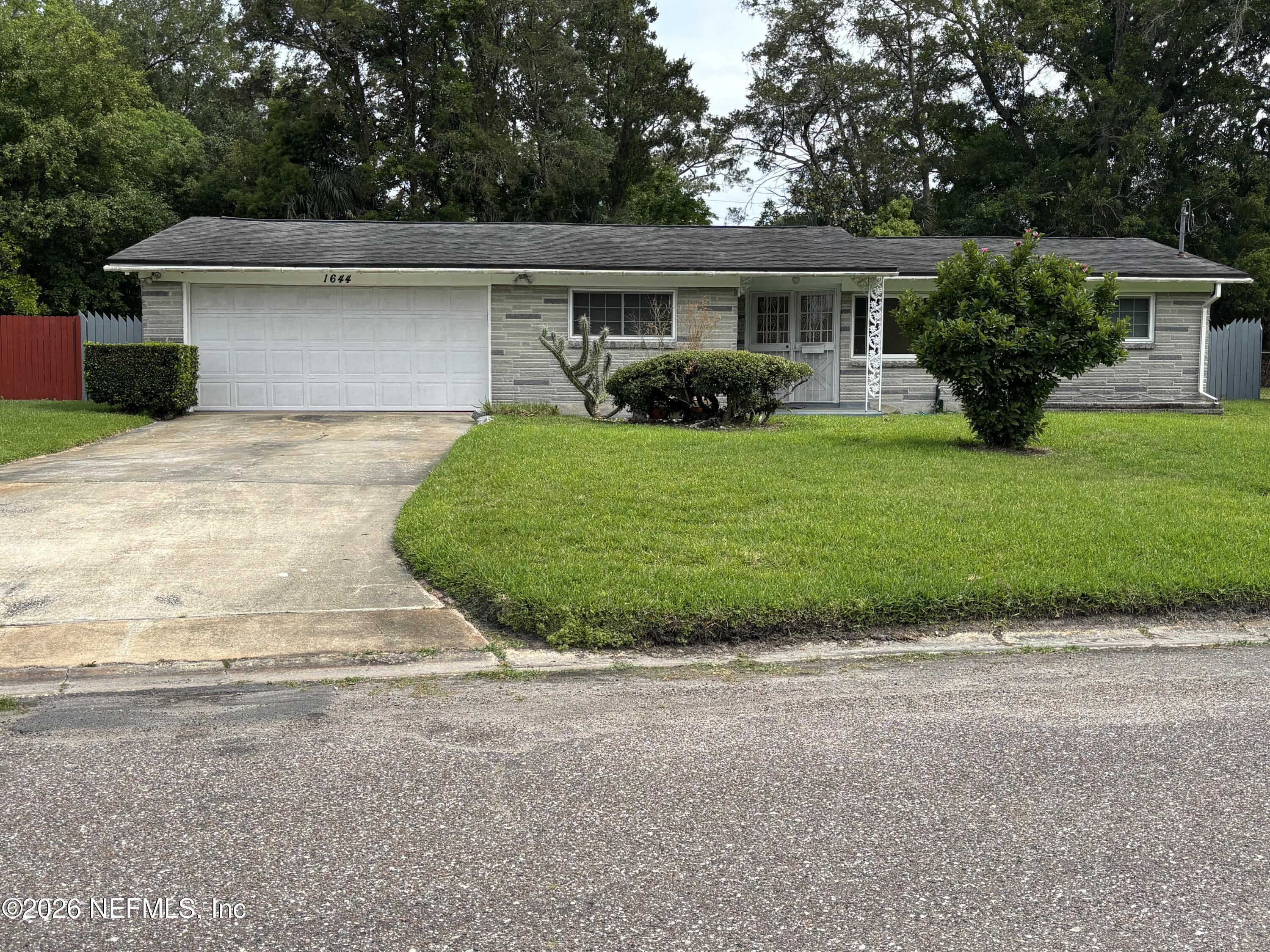 1644 Lessard Circle Jacksonville, FL 32208 - Photo 25 of 26 Front View
