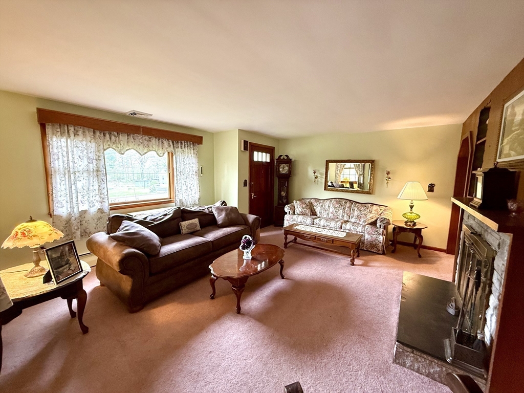 81 Clinton Road Sterling, MA 01564 - Photo 9 of 17