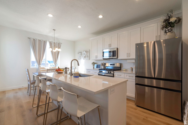 8254 Cascade Vw Way Magna, UT 84044 - Photo 5 of 14
