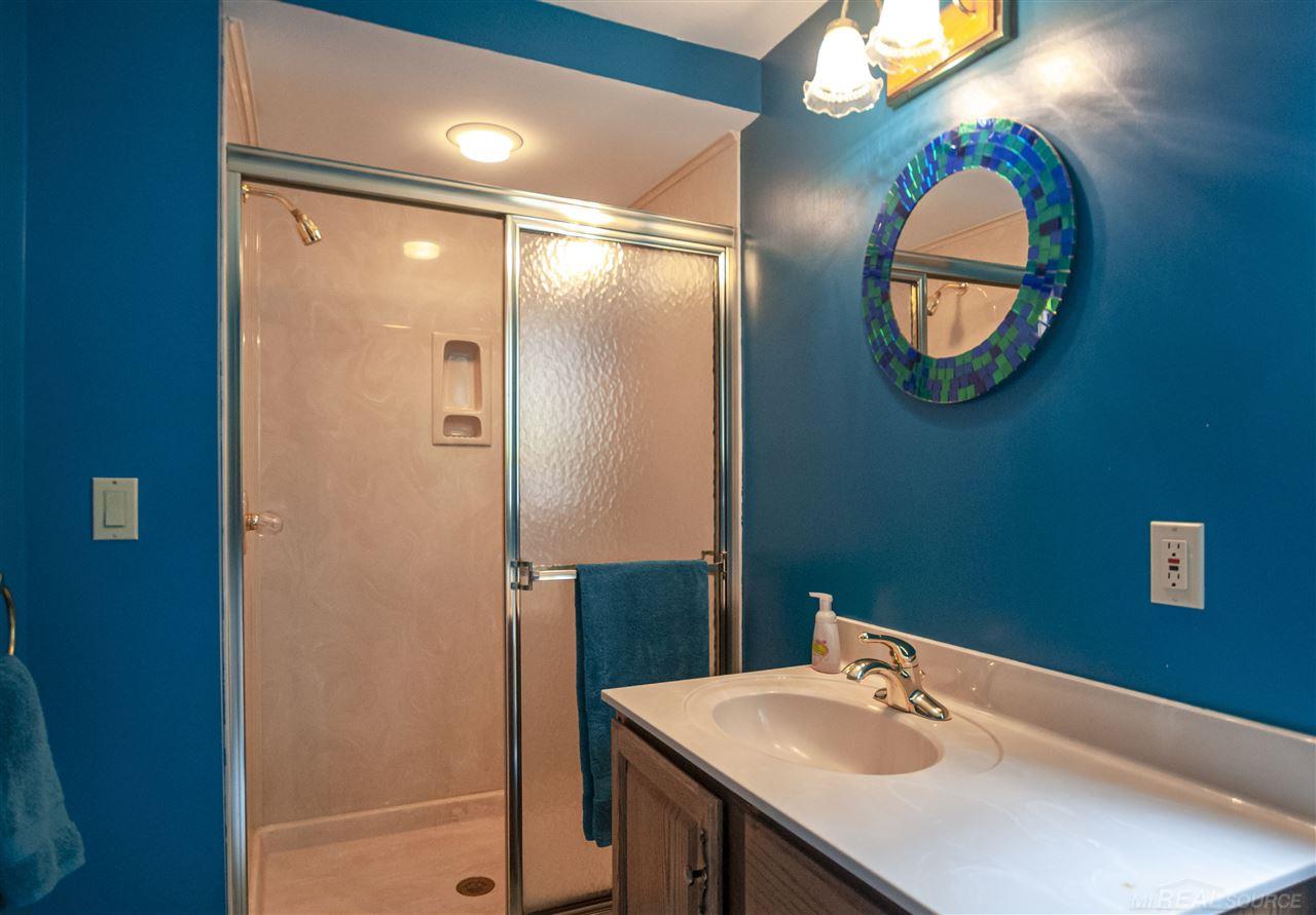 987 Lake Shore Road Grosse Pointe, MI 48236 - Photo 35 of 54 50018284-34.JPG