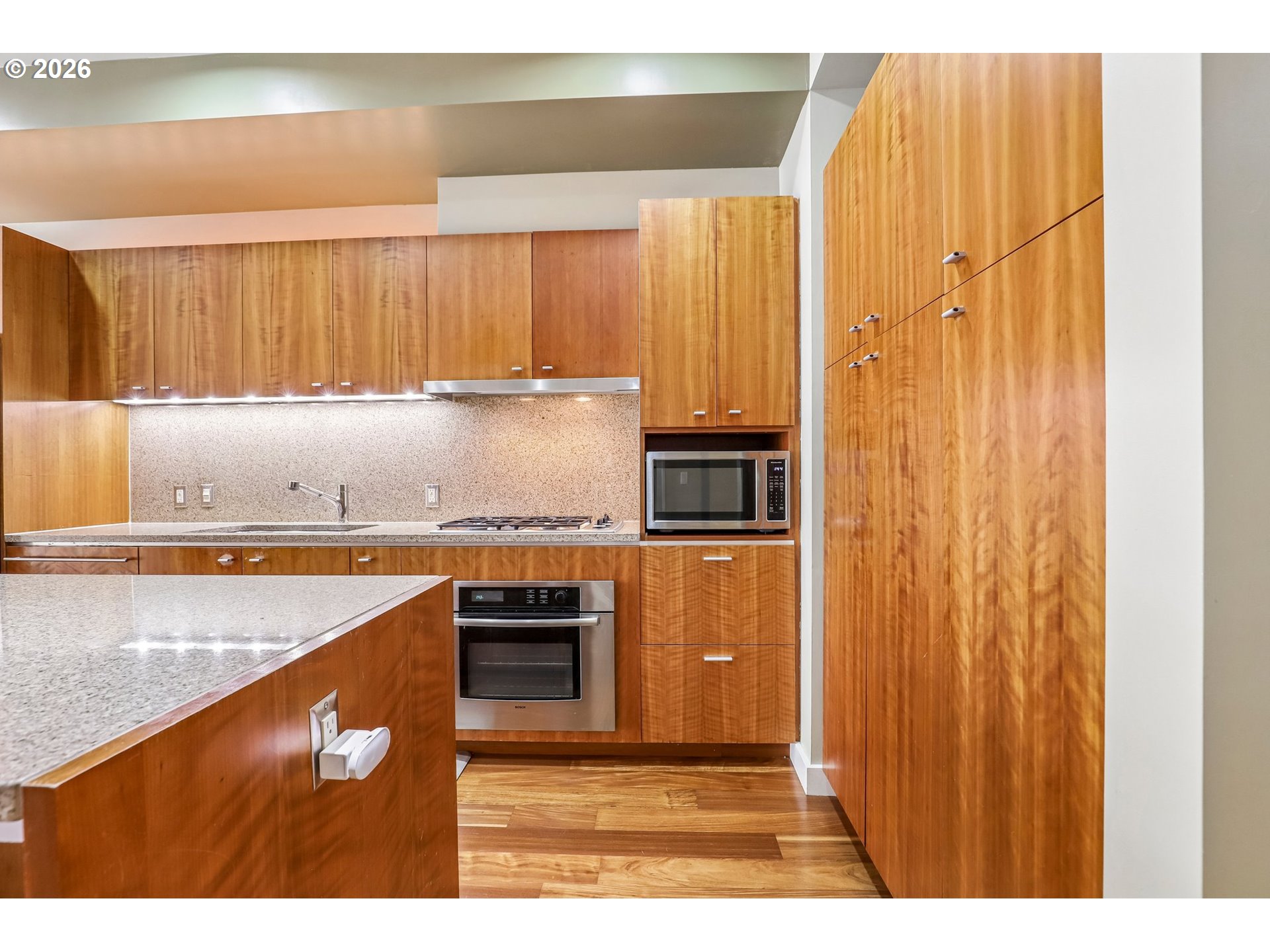 841 Southwest Gaines Street, Unit 335 Portland, OR 97239 - Photo 18 of 35