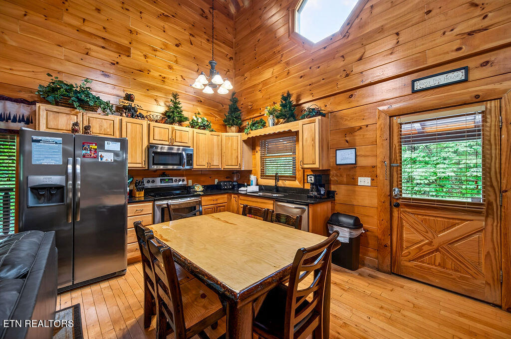 2024 Bear Haven Way Sevierville, TN 37876 - Photo 4 of 35 DSC_4127