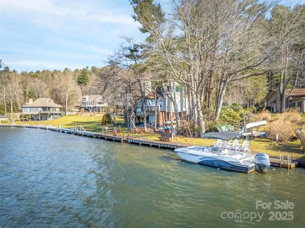 $1,495,000 | 40 Toxaway Landing Drive, Lake Toxaway, NC 28747