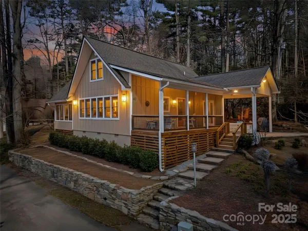 $1,495,000 | 40 Toxaway Landing Drive, Lake Toxaway, NC 28747