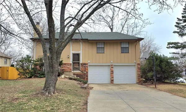 $324,950 | 12939 South Raintree Drive, Olathe, KS 66062