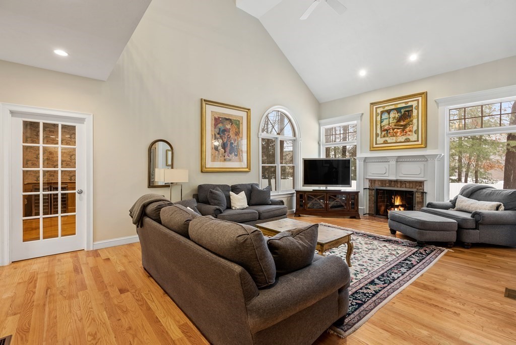 18 Cutler Farm Road Sudbury, MA 01776 - Photo 4 of 40 Gallery Image 4