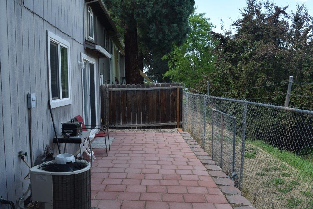 636 Shadow Way Central Point, OR 97502 - Photo 22 of 23 DSC_0044