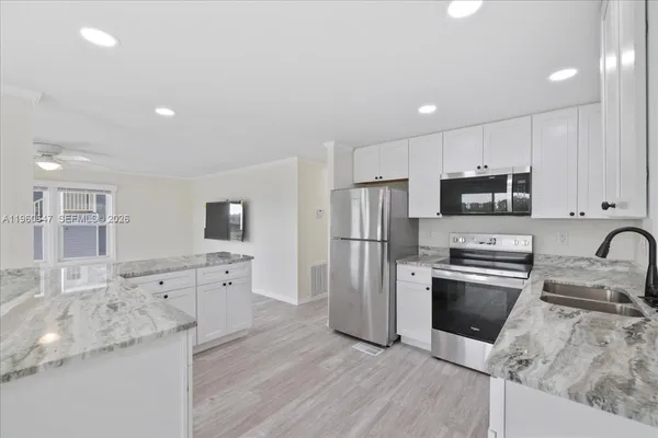 $1,600 | 62 Kiowa, Fort Myers Beach, FL 33931
