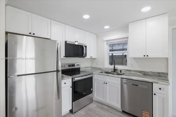 $1,600 | 62 Kiowa, Fort Myers Beach, FL 33931