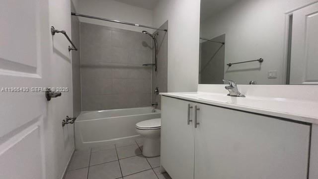 13300 Southwest 286th Street Homestead, FL 33033 - Photo 6 of 48 a bathroom with a sink a toilet a mirror and shower
