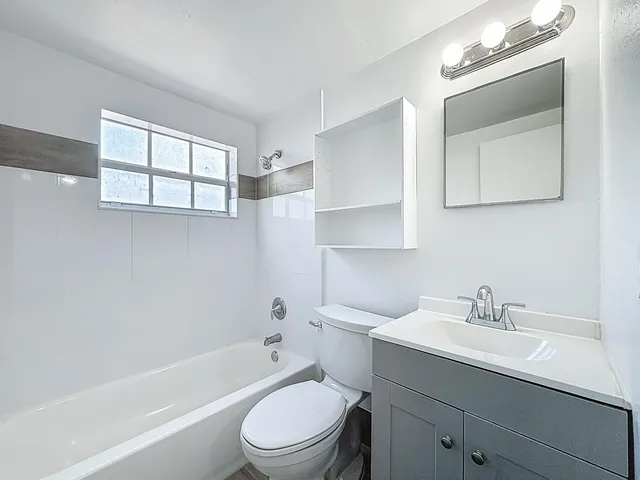 $1,950 | 337 Kenilworth Boulevard, Unit 4, West Palm Beach, FL 33405