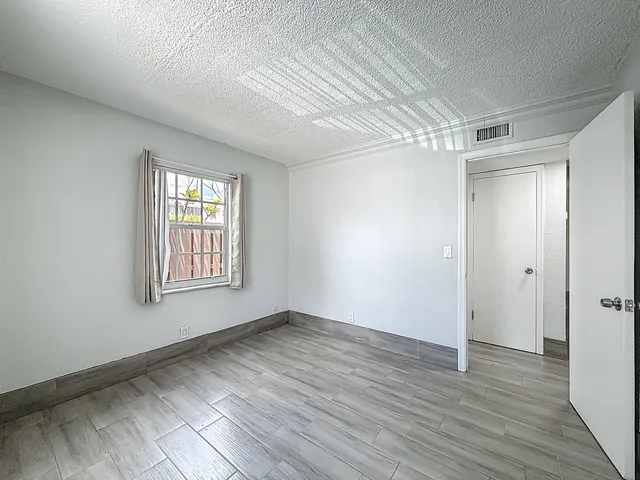 $1,950 | 337 Kenilworth Boulevard, Unit 4, West Palm Beach, FL 33405